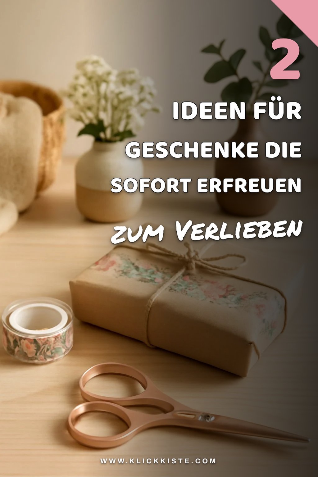 So verleihst du Geschenken mit floralem Washi-Tape eine persönliche Note